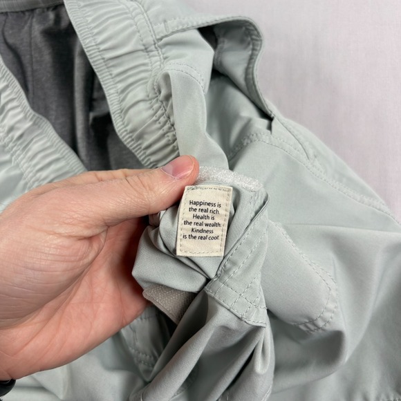 Vuori Kore Shorts Mens Medium Gray Lined Athletic Gym Performance Athleisure - Picture 10 of 11